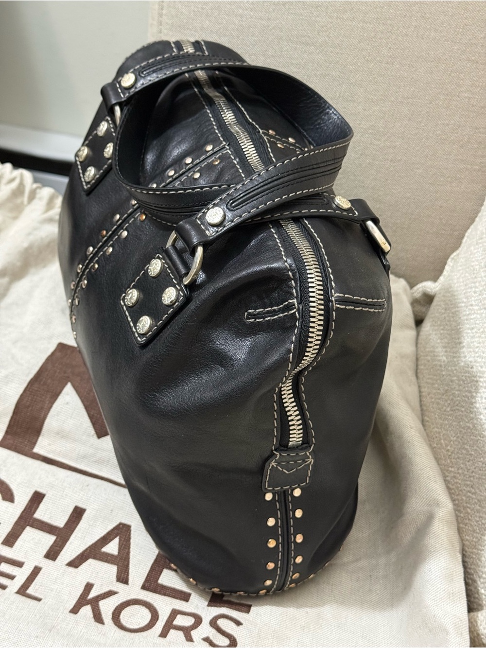 MICHAEL Michael Kors Black Studded Leather Tote - Picture 4 of 7